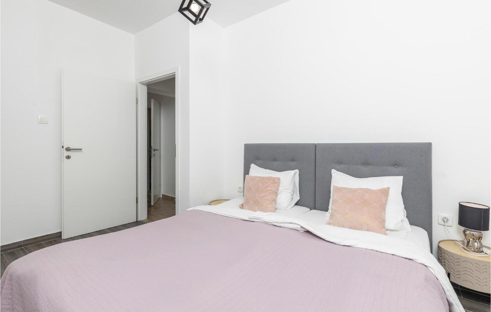 Amazing Apartment In Rijeka With Wifi Ngoại thất bức ảnh