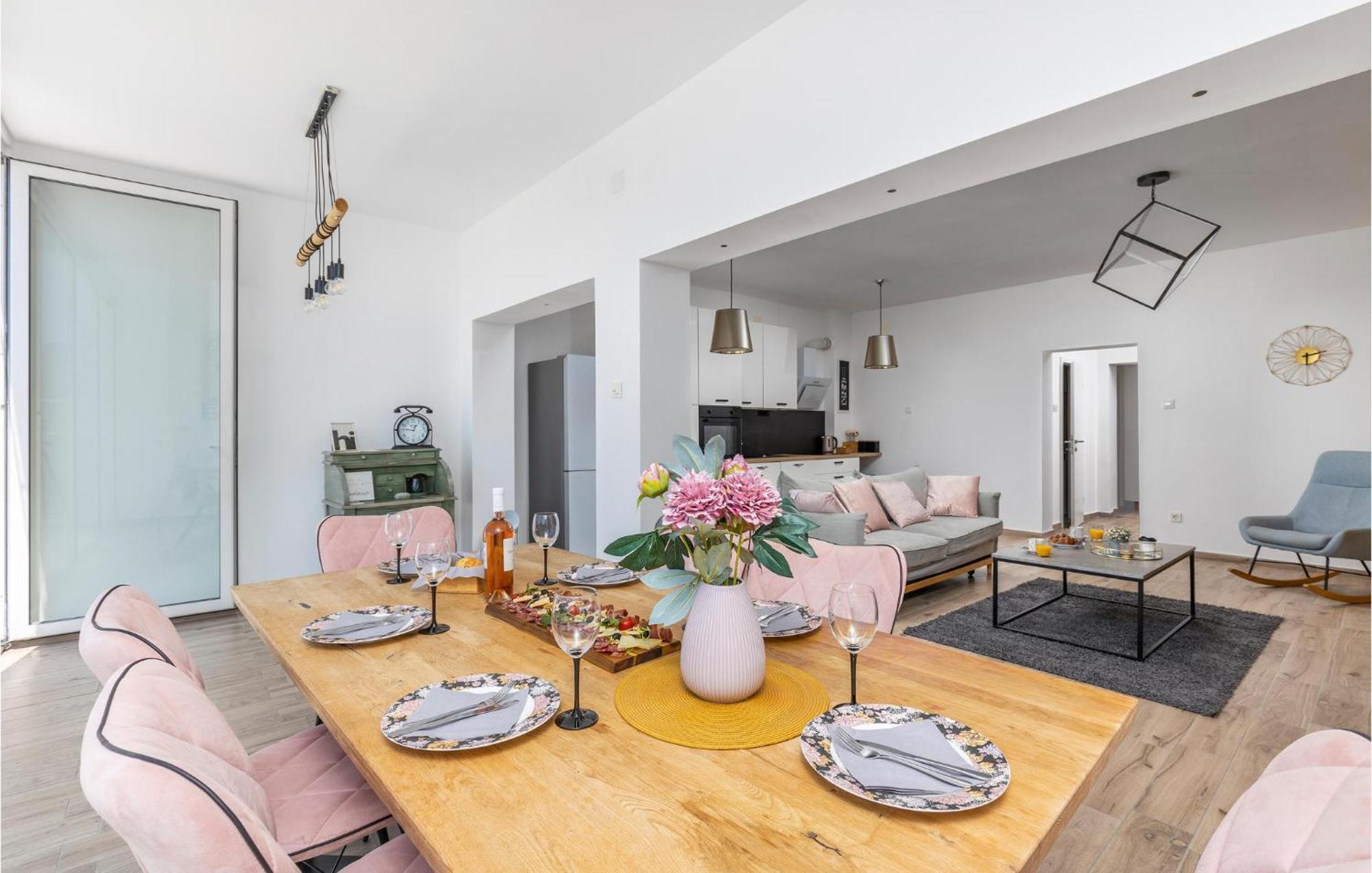 Amazing Apartment In Rijeka With Wifi Ngoại thất bức ảnh