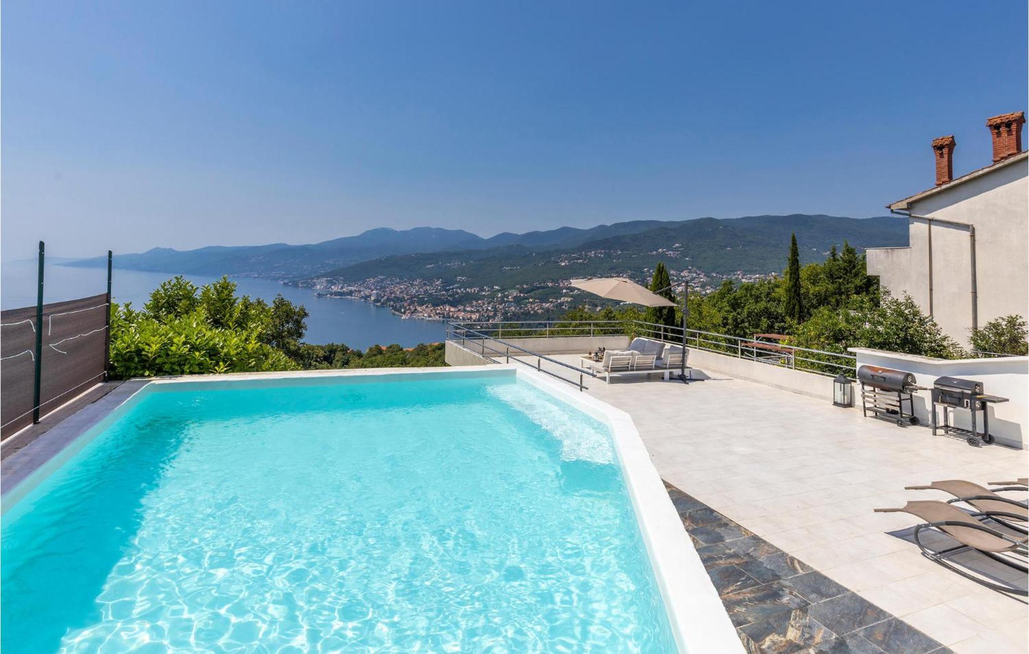 Amazing Apartment In Rijeka With Wifi Ngoại thất bức ảnh
