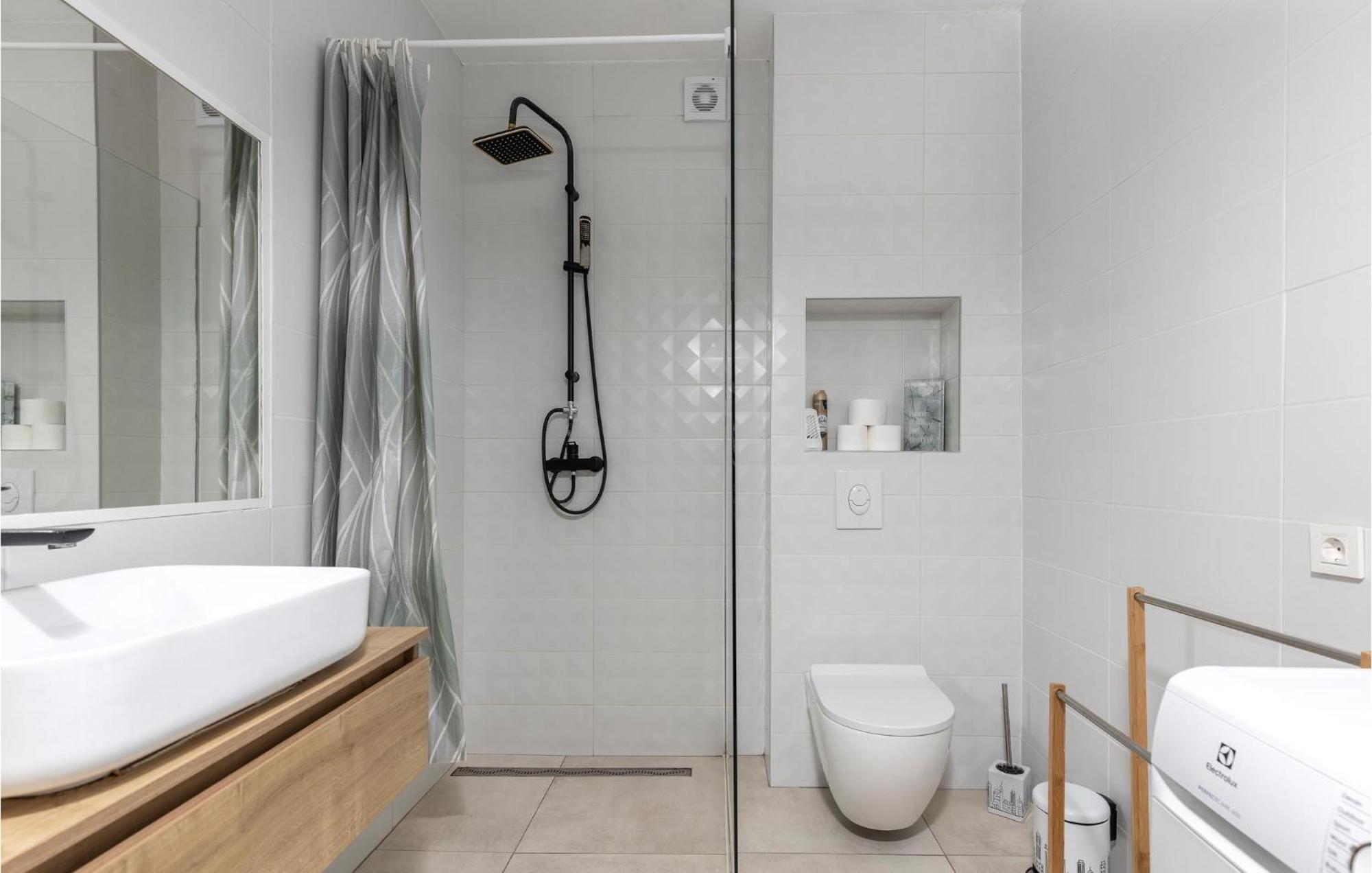 Amazing Apartment In Rijeka With Wifi Ngoại thất bức ảnh